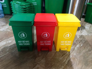 Thùng rác nhựa 20 lít đạp chân. thumb
