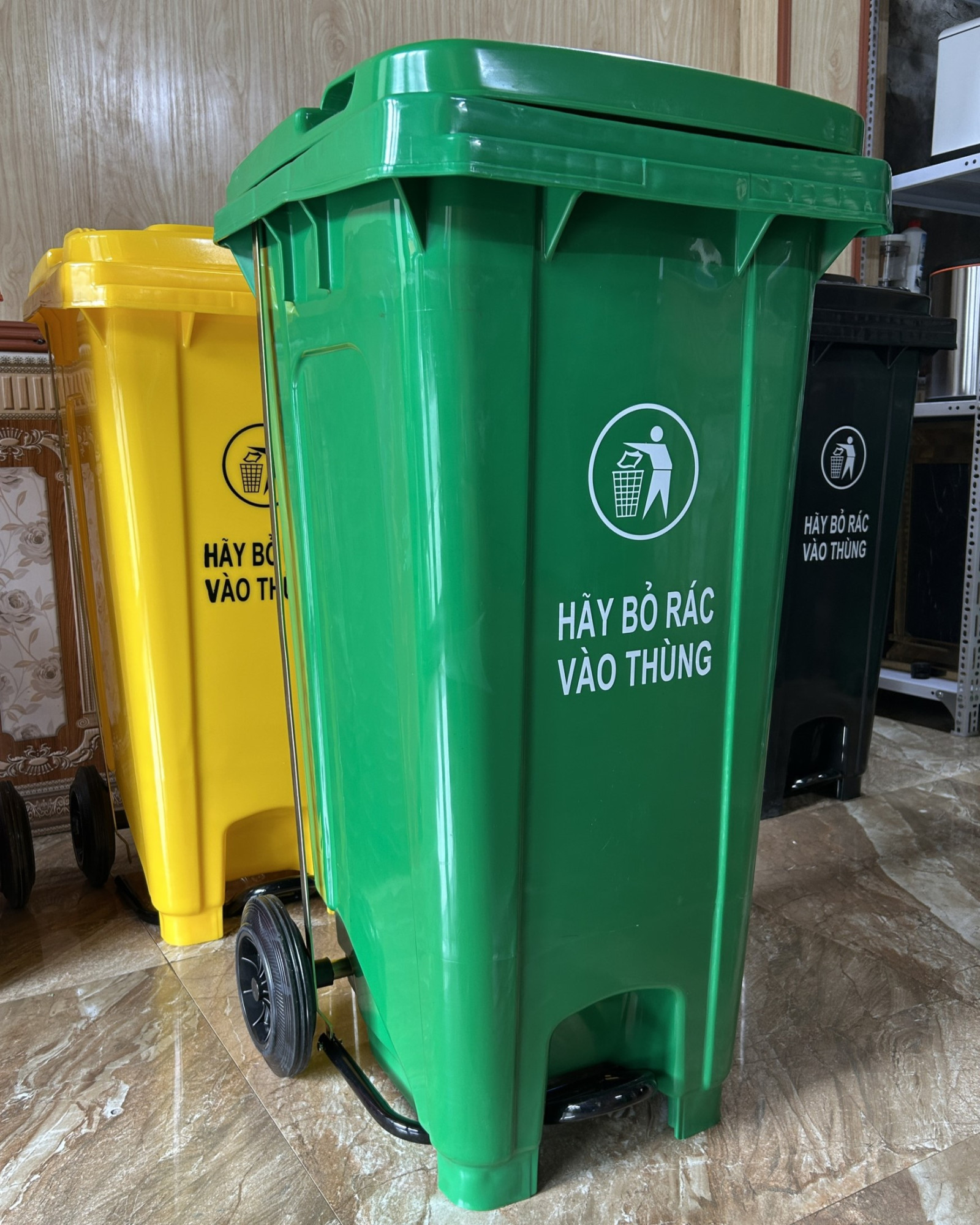 Thùng rác đạp chân nhựa...