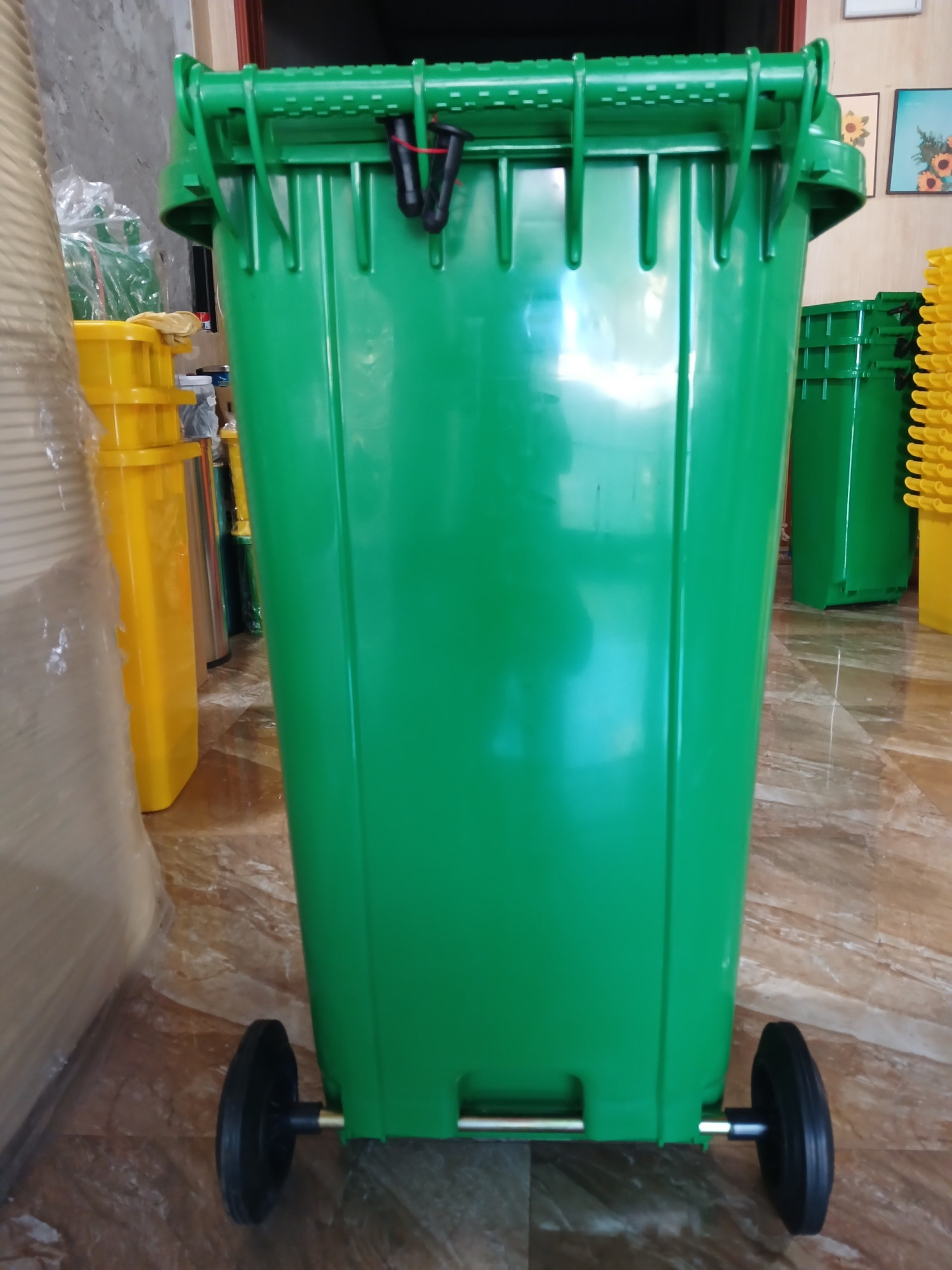 Thùng rác nhựa HDPE 240 lít