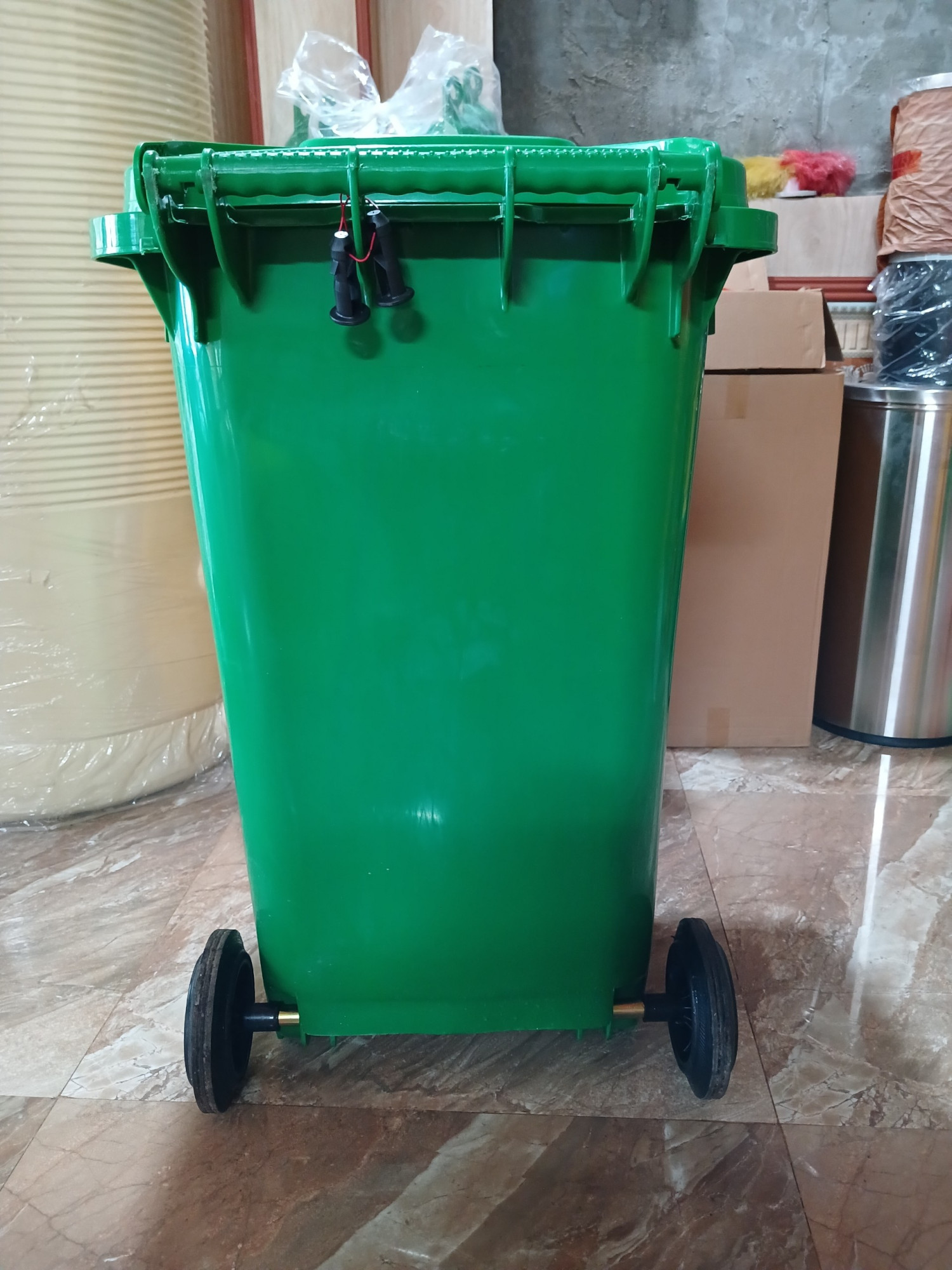 Thùng rác nhựa HDPE 240 lít đủ 8 màu: Xanh lá, vàng, cam, trắng, xám, xanh dương, đỏ, đen